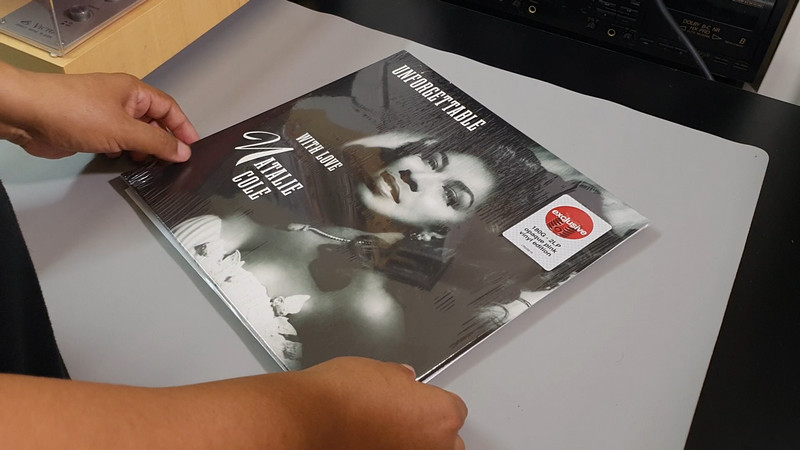 unforgettable with love - natalie cole.00_00_04_08.Still001.jpg 800px